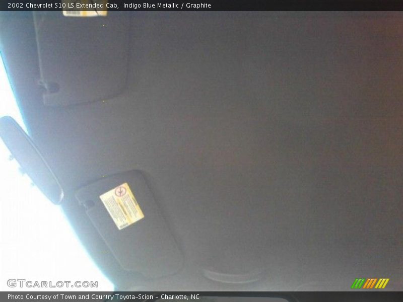 Indigo Blue Metallic / Graphite 2002 Chevrolet S10 LS Extended Cab