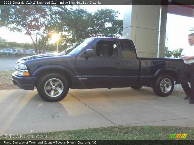 Indigo Blue Metallic / Graphite 2002 Chevrolet S10 LS Extended Cab