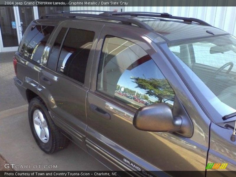 Graphite Metallic / Dark Slate Gray 2004 Jeep Grand Cherokee Laredo