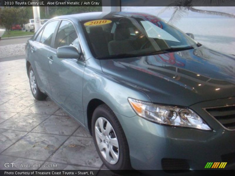 Aloe Green Metallic / Ash Gray 2010 Toyota Camry LE