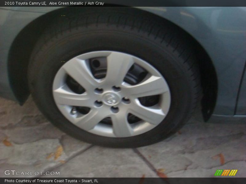 Aloe Green Metallic / Ash Gray 2010 Toyota Camry LE