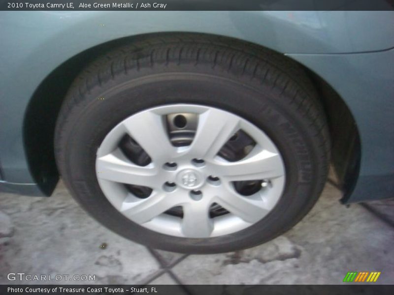 Aloe Green Metallic / Ash Gray 2010 Toyota Camry LE
