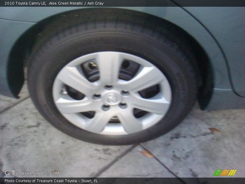 Aloe Green Metallic / Ash Gray 2010 Toyota Camry LE