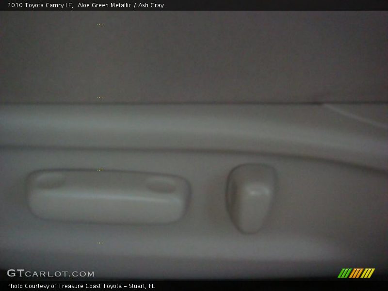 Aloe Green Metallic / Ash Gray 2010 Toyota Camry LE