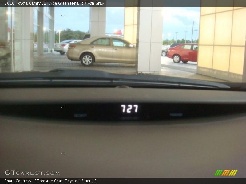 Aloe Green Metallic / Ash Gray 2010 Toyota Camry LE