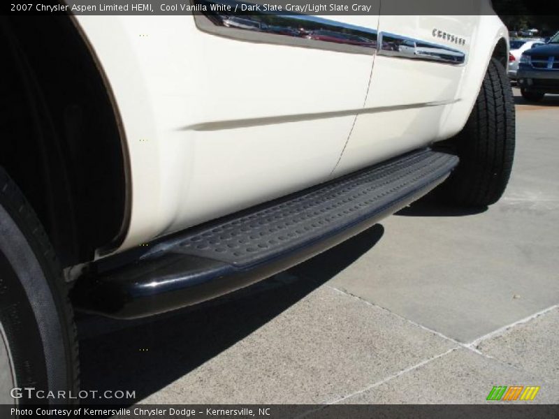Cool Vanilla White / Dark Slate Gray/Light Slate Gray 2007 Chrysler Aspen Limited HEMI