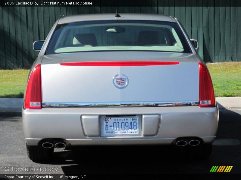 Light Platinum Metallic / Shale 2006 Cadillac DTS