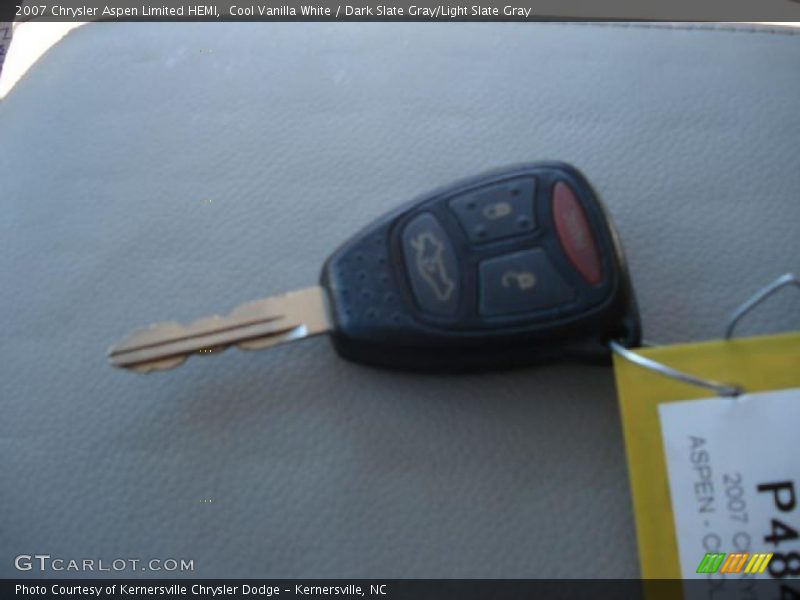 Cool Vanilla White / Dark Slate Gray/Light Slate Gray 2007 Chrysler Aspen Limited HEMI