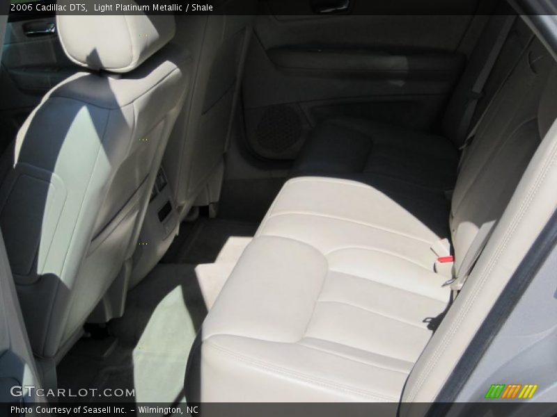 Light Platinum Metallic / Shale 2006 Cadillac DTS