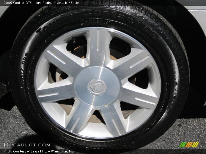 Light Platinum Metallic / Shale 2006 Cadillac DTS