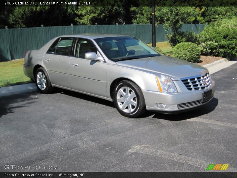 Light Platinum Metallic / Shale 2006 Cadillac DTS