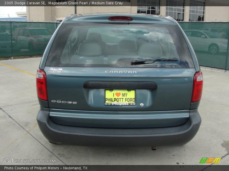 Magnesium Green Pearl / Medium Slate Gray 2005 Dodge Caravan SE