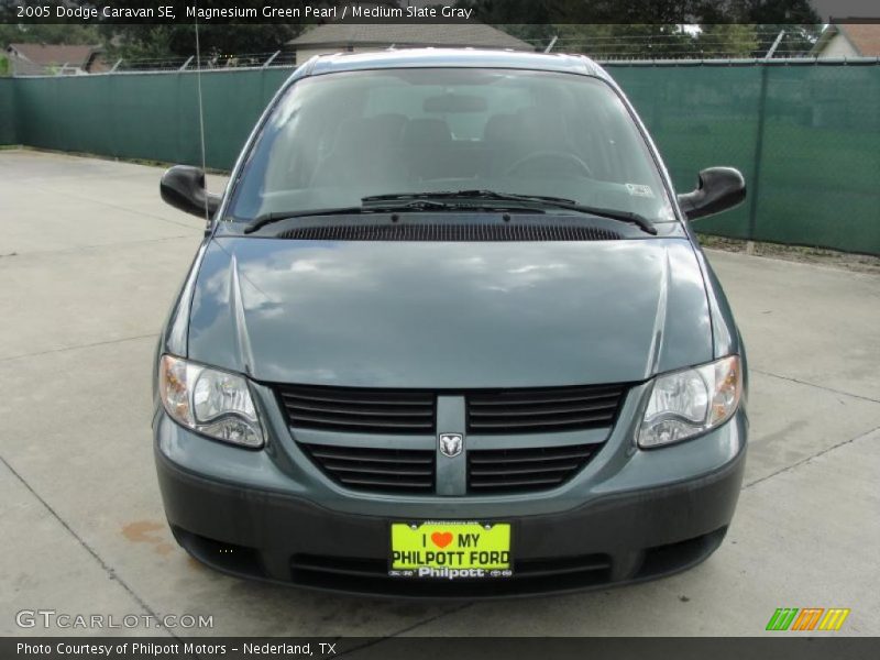 Magnesium Green Pearl / Medium Slate Gray 2005 Dodge Caravan SE