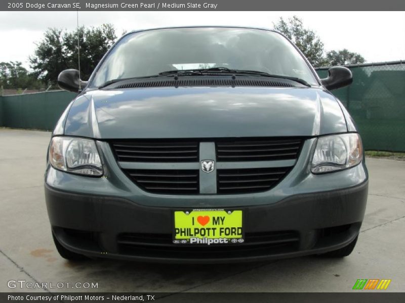 Magnesium Green Pearl / Medium Slate Gray 2005 Dodge Caravan SE