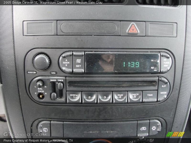 Magnesium Green Pearl / Medium Slate Gray 2005 Dodge Caravan SE