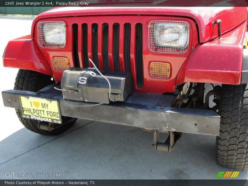 Poppy Red / Gray 1995 Jeep Wrangler S 4x4