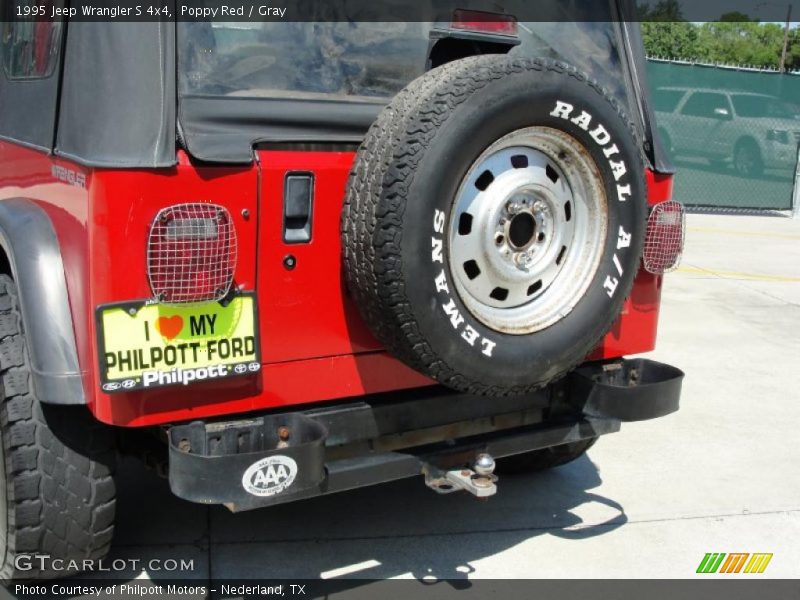 Poppy Red / Gray 1995 Jeep Wrangler S 4x4