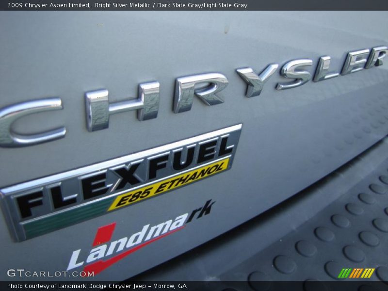Bright Silver Metallic / Dark Slate Gray/Light Slate Gray 2009 Chrysler Aspen Limited