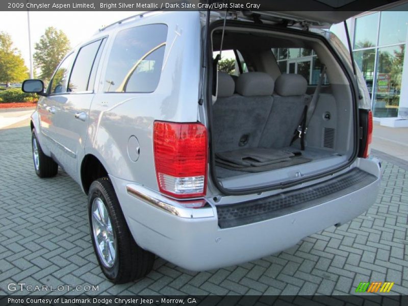 Bright Silver Metallic / Dark Slate Gray/Light Slate Gray 2009 Chrysler Aspen Limited