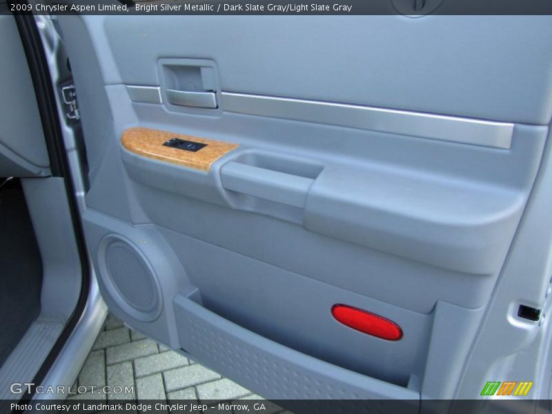 Bright Silver Metallic / Dark Slate Gray/Light Slate Gray 2009 Chrysler Aspen Limited