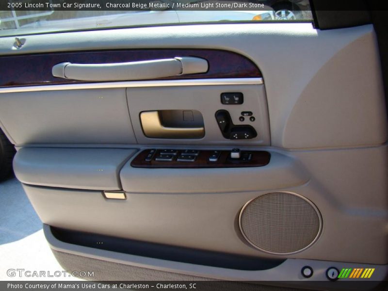 Charcoal Beige Metallic / Medium Light Stone/Dark Stone 2005 Lincoln Town Car Signature