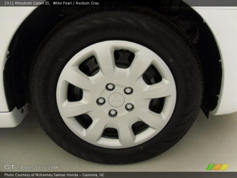 White Pearl / Medium Gray 2011 Mitsubishi Galant ES