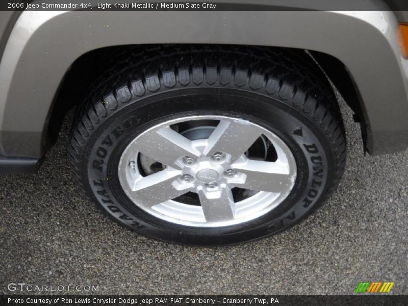 Light Khaki Metallic / Medium Slate Gray 2006 Jeep Commander 4x4
