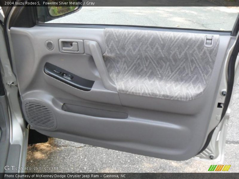 Powellite Silver Metallic / Gray 2004 Isuzu Rodeo S