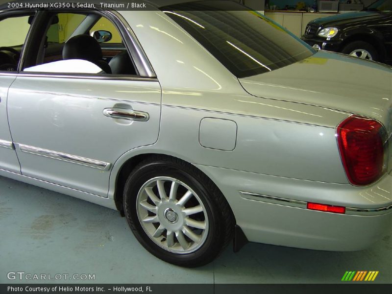Titanium / Black 2004 Hyundai XG350 L Sedan