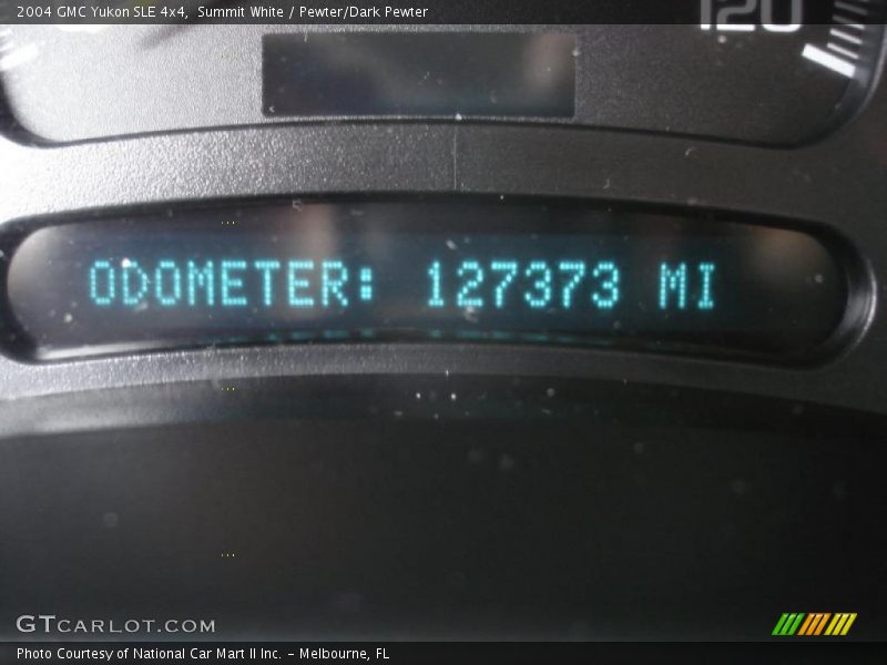 Summit White / Pewter/Dark Pewter 2004 GMC Yukon SLE 4x4