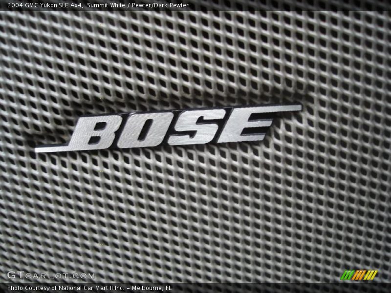 Summit White / Pewter/Dark Pewter 2004 GMC Yukon SLE 4x4