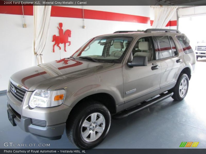 Mineral Grey Metallic / Camel 2006 Ford Explorer XLS