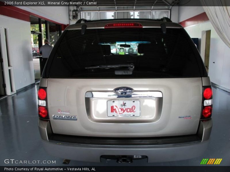 Mineral Grey Metallic / Camel 2006 Ford Explorer XLS