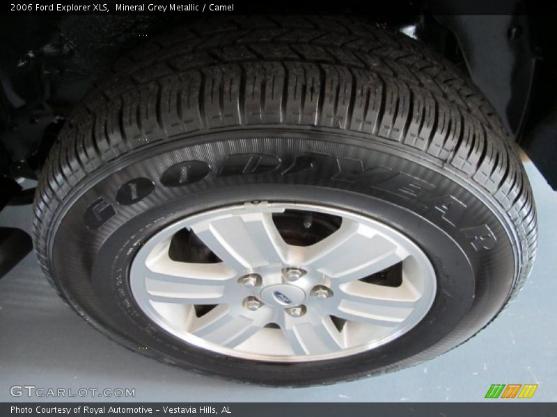 Mineral Grey Metallic / Camel 2006 Ford Explorer XLS