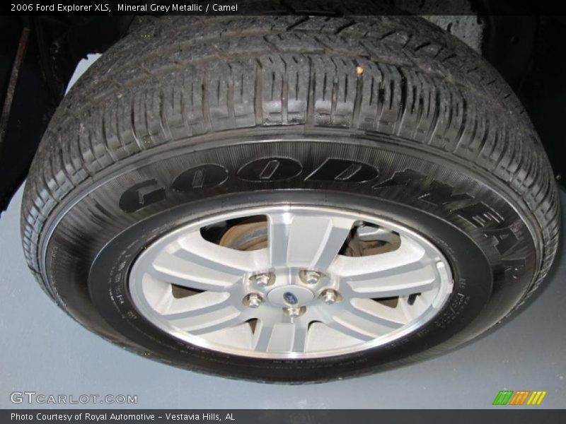 Mineral Grey Metallic / Camel 2006 Ford Explorer XLS