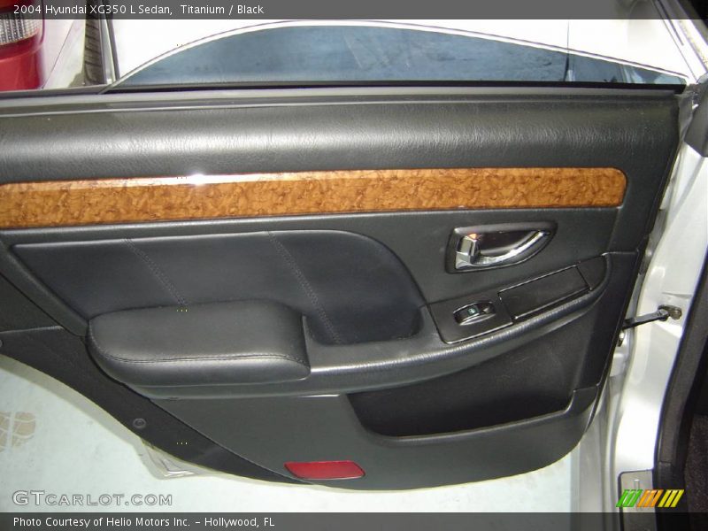 Titanium / Black 2004 Hyundai XG350 L Sedan