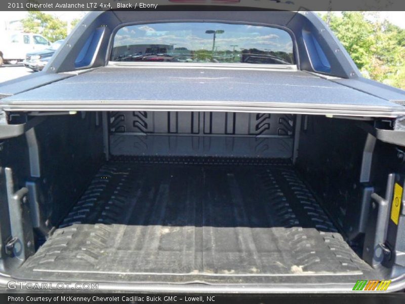 Black / Ebony 2011 Chevrolet Avalanche LTZ 4x4