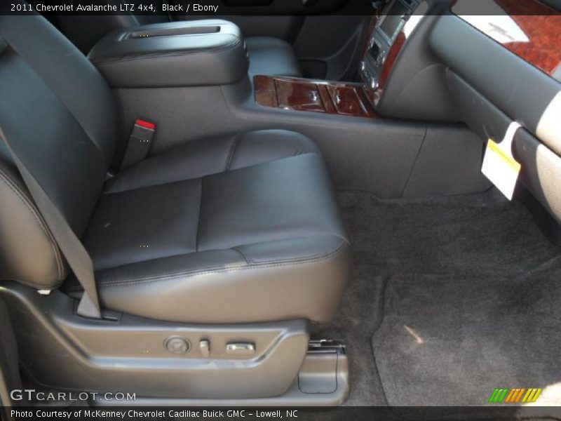 Black / Ebony 2011 Chevrolet Avalanche LTZ 4x4