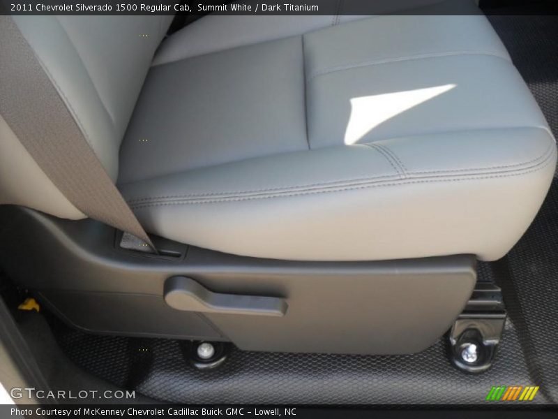 Summit White / Dark Titanium 2011 Chevrolet Silverado 1500 Regular Cab