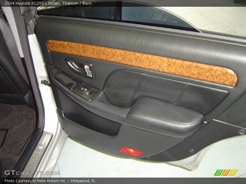 Titanium / Black 2004 Hyundai XG350 L Sedan