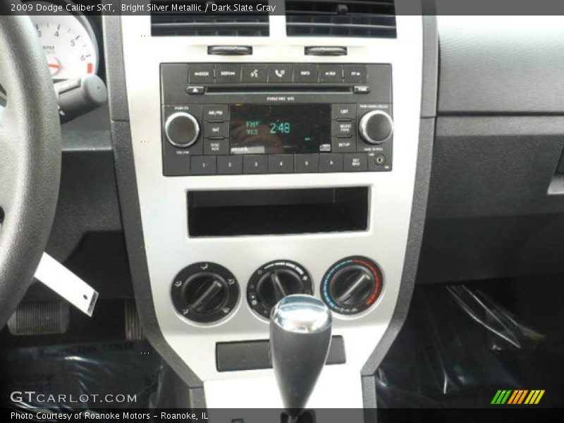 Bright Silver Metallic / Dark Slate Gray 2009 Dodge Caliber SXT