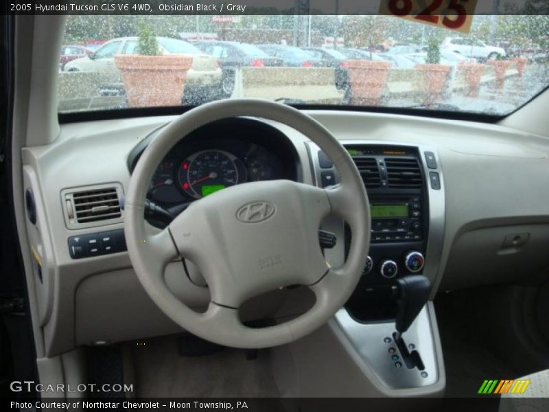 Obsidian Black / Gray 2005 Hyundai Tucson GLS V6 4WD
