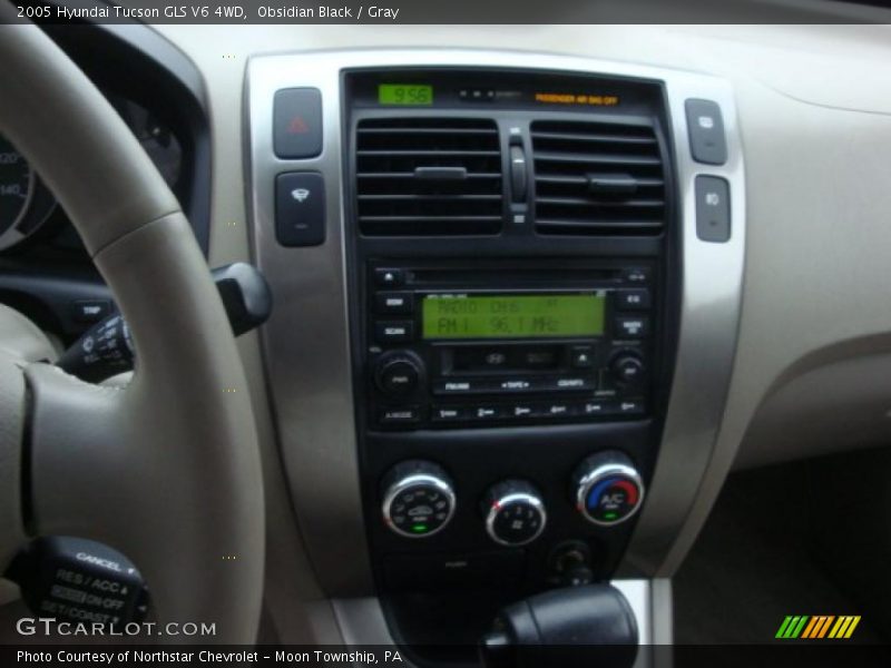 Obsidian Black / Gray 2005 Hyundai Tucson GLS V6 4WD