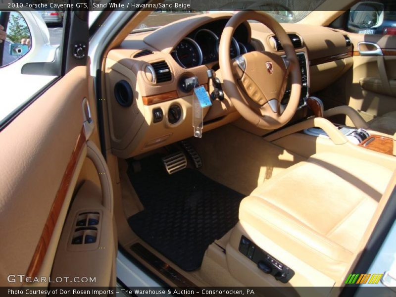 Sand White / Havanna/Sand Beige 2010 Porsche Cayenne GTS