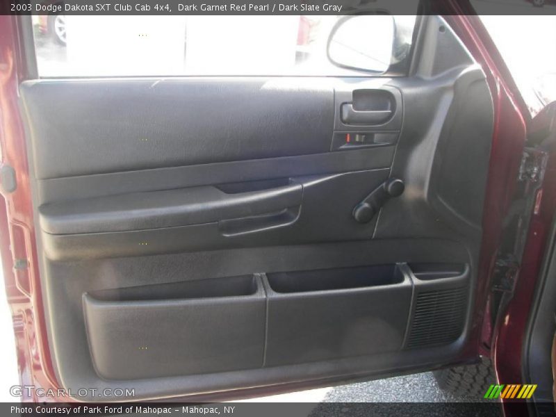 Dark Garnet Red Pearl / Dark Slate Gray 2003 Dodge Dakota SXT Club Cab 4x4