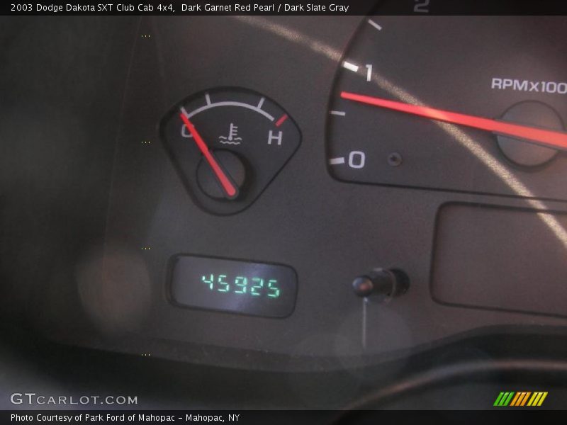 Dark Garnet Red Pearl / Dark Slate Gray 2003 Dodge Dakota SXT Club Cab 4x4