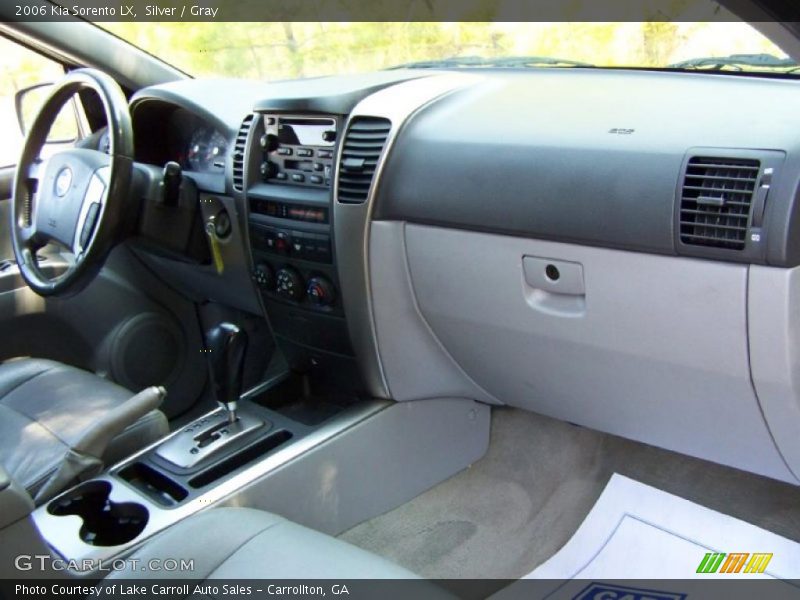 Silver / Gray 2006 Kia Sorento LX