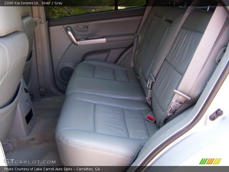 Silver / Gray 2006 Kia Sorento LX