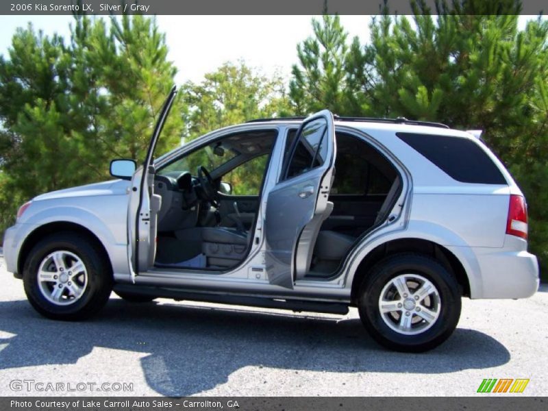 Silver / Gray 2006 Kia Sorento LX