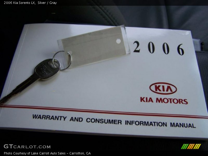 Silver / Gray 2006 Kia Sorento LX